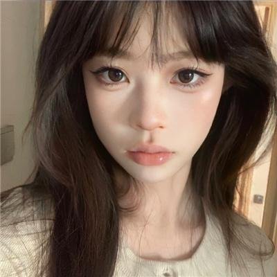 裸女游城